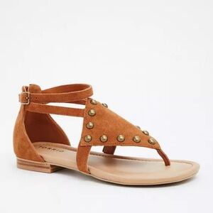 Torrid T-Strap Sandals Studded Tan faux Suede Women’s Size 11.5W Ankle Strap
